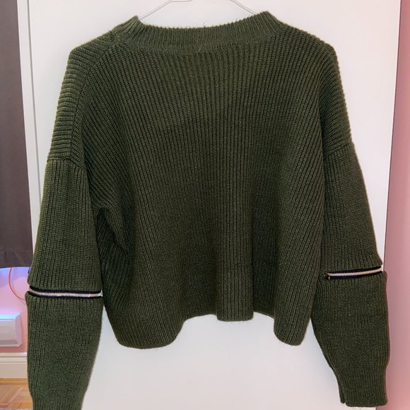 [2-Piece] Cropped Knit Sweaters | White + Green - Picture 4 of 15